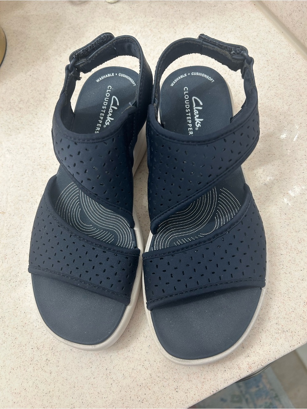 Clarks Navy Perforated Cloudsteppers Slingback Sandals - Picture 9 of 10